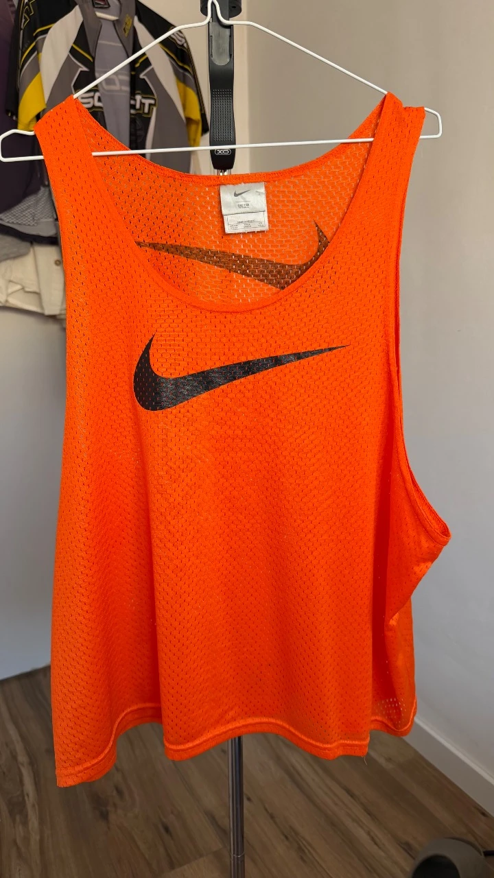 Camiseta de tirantes Nike vintage naranja oversize